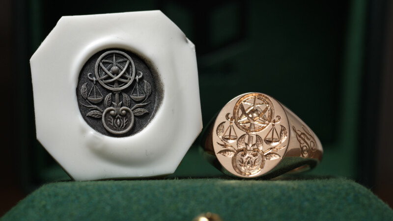 Hand Engraved Oval Signet Ring(K18PG) 「天球儀+天秤+リンゴ」+「JY(側面彫刻)」 Hand Engraved Oval Signet Ring(K18PG) 「天球儀+天秤+リンゴ」+「JY(側面彫刻)」