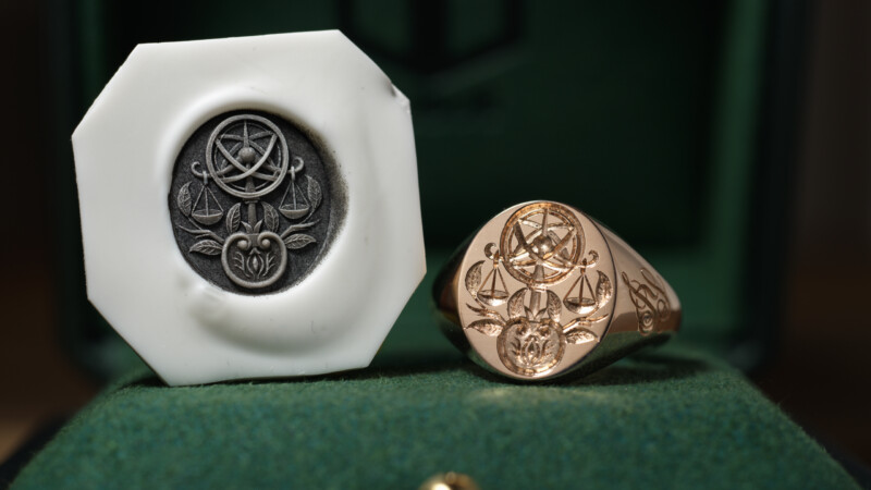 Hand Engraved Oval Signet Ring(K18PG) 「天球儀+天秤+リンゴ」+「JY(側面彫刻)」_2 Hand Engraved Oval Signet Ring(K18PG) 「天球儀+天秤+リンゴ」+「JY(側面彫刻)」_2