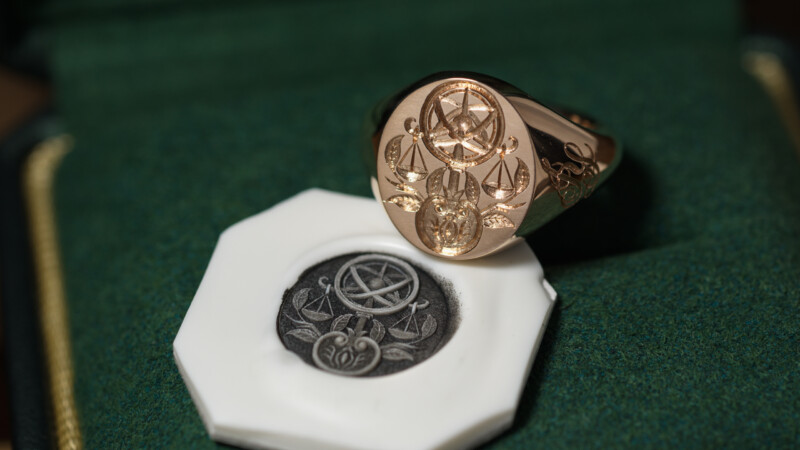 Hand Engraved Oval Signet Ring(K18PG) 「天球儀+天秤+リンゴ」+「JY(側面彫刻)」_6 Hand Engraved Oval Signet Ring(K18PG) 「天球儀+天秤+リンゴ」+「JY(側面彫刻)」_6