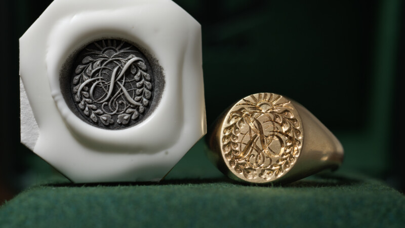 Hand Engraved Oval Signet Ring(K14YG) 「K+家紋(西六条家藤)+太陽」+「Strentle(裏面彫刻)」_3 Hand Engraved Oval Signet Ring(K14YG) 「K+家紋(西六条家藤)+太陽」+「Strentle(裏面彫刻)」_3