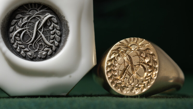 Hand Engraved Oval Signet Ring(K14YG) 「K+家紋(西六条家藤)+太陽」+「Strentle(裏面彫刻)」_2 Hand Engraved Oval Signet Ring(K14YG) 「K+家紋(西六条家藤)+太陽」+「Strentle(裏面彫刻)」_2