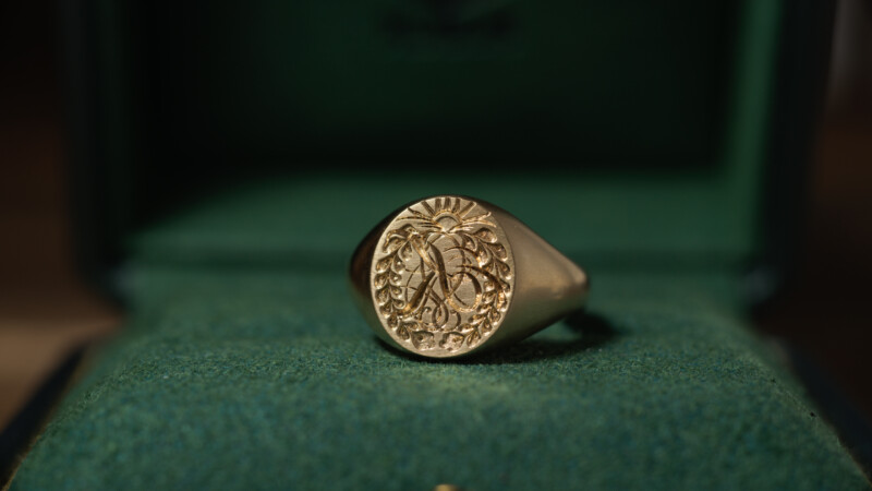 Hand Engraved Oval Signet Ring(K14YG) 「K+家紋(西六条家藤)+太陽」+「Strentle(裏面彫刻)」_5 Hand Engraved Oval Signet Ring(K14YG) 「K+家紋(西六条家藤)+太陽」+「Strentle(裏面彫刻)」_5