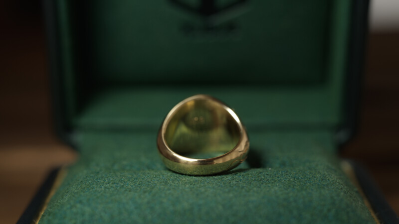 Hand Engraved Oval Signet Ring(K18YG)「MT（アヤメ）＋家紋（組み合い角に三つ星）＋綱（結び）」＋「Y＋登り鯉（側面彫刻）」_6