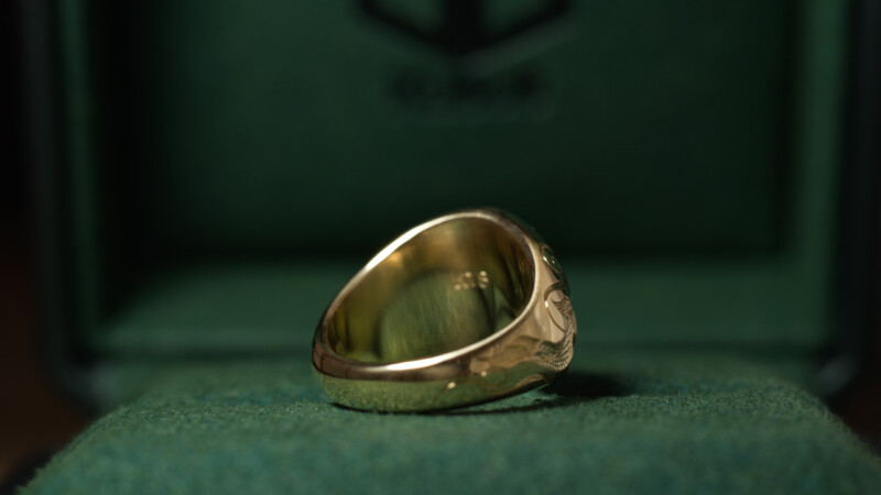 Hand Engraved Oval Signet Ring(K18YG)「MT（アヤメ）＋家紋（組み合い角に三つ星）＋綱（結び）」＋「Y＋登り鯉（側面彫刻）」_14
