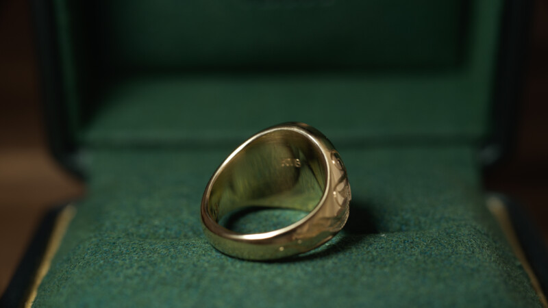Hand Engraved Oval Signet Ring(K18YG)「MT（アヤメ）＋家紋（組み合い角に三つ星）＋綱（結び）」＋「Y＋登り鯉（側面彫刻）」_12