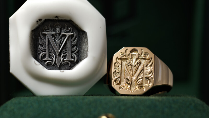 Hand Engraved Octagon Signet Ring(K9YG)「M＋アザミ」_2