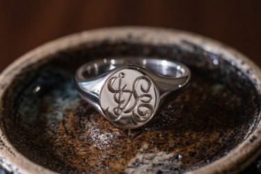 【Semi-custom made】The My Way×KUBUS Hand Engraved Oval Signet Ring(Sv925) HIDE 【Semi-custom made】The My Way×KUBUS Hand Engraved Oval Signet Ring(Sv925) HIDE