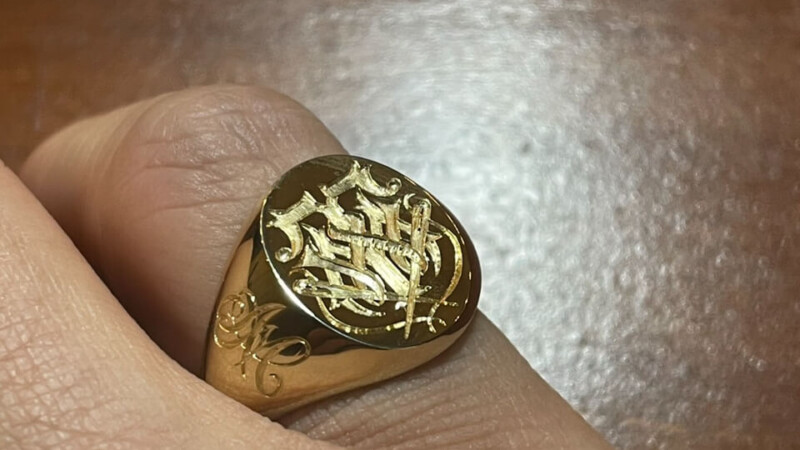 Hand Engraved Oval Signet Ring(K18YG) 「TMW＋メジャー＋針と糸」＋「AM」_25
