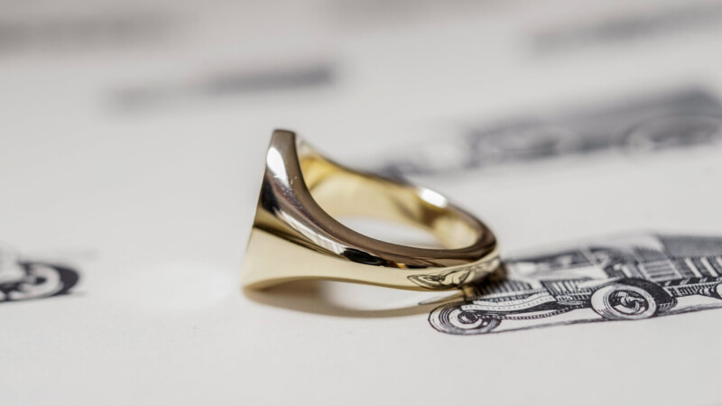【Semi-custom made】Hand Engraved Oval Signet Ring(9ct Yellow Gold) 「RM」_5 【Semi-custom made】Hand Engraved Oval Signet Ring(9ct Yellow Gold) 「RM」_5