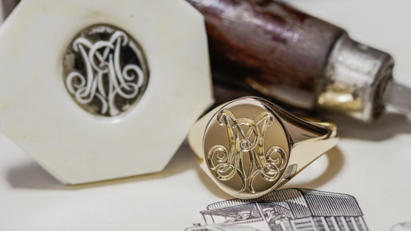 【Semi-custom made】Hand Engraved Oval Signet Ring(9ct Yellow Gold) 「RM」_2 【Semi-custom made】Hand Engraved Oval Signet Ring(9ct Yellow Gold) 「RM」_2